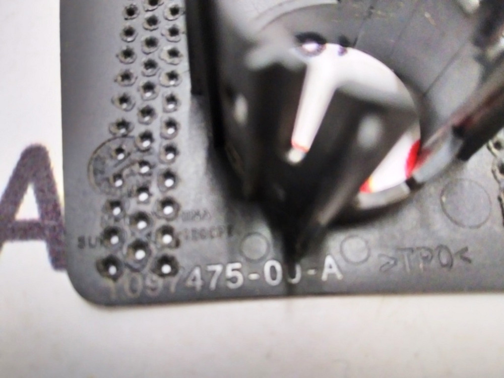 Кронштейн крепления парктроника S12 Tesla model X 1097475-00-A Киев - изображение 3