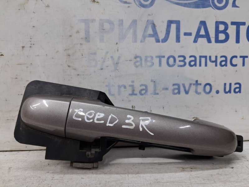 Ручка двери внешняя задняя правая Kia Ceed ED 1.6 DIESEL D4FB 2006 (б/у) Киев - изображение 1