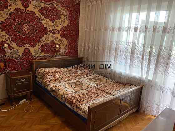 Продаж метро Харківська 3-кімнатної квартири у Дарницькому районі по вул. Архітектора Вербицького. К Київ