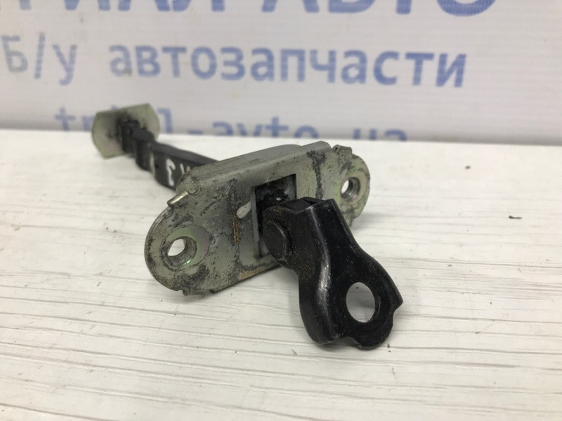 Ограничитель двери задний правый Nissan Tiida 2004-2014 82430ED00A (Арт. 53097) Київ - зображення 2