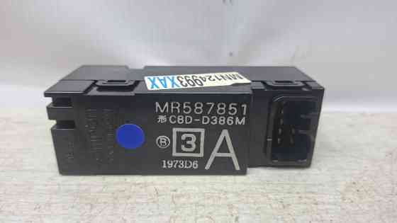 Кнопка стеклоподъемника Mitsubishi Lancer 2003-2009 MR587851 (Арт. 74266) Київ