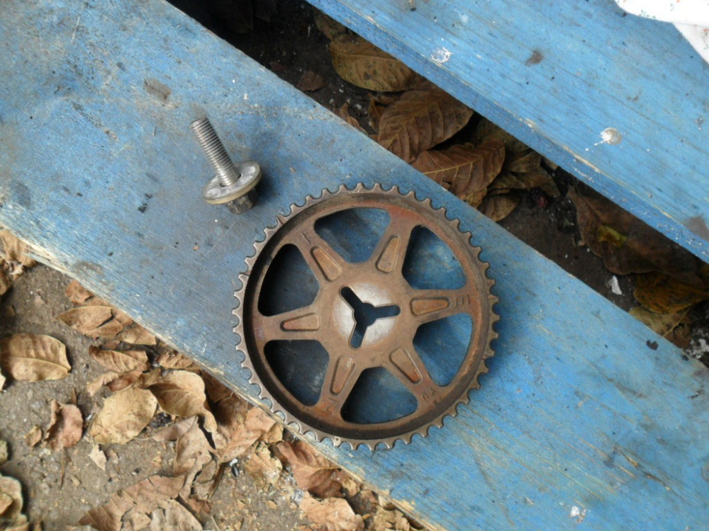 B6S712425A, Шестерня впускного розподвала Мазда 323 1.5, 16V, Z5, ориг Вінниця - зображення 1