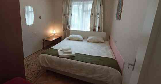 Сдаю 3-комнатную квартиру в Киеве без процентов. Метро Левобережная 600 м. Длительно или посуточно. Киев