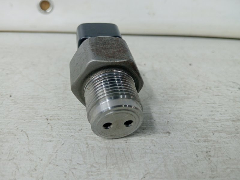 Датчик давления топлива в рейке Toyota RAV 4 A40 2.2 DIESEL 2ADFTV 2012 (б/у) Київ - зображення 2