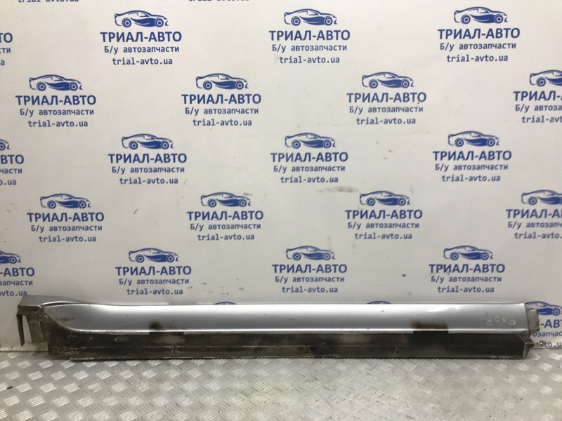 Накладка порога внешняя правая Mitsubishi Pajero Wagon 3 3.2 ДИЗЕЛЬ 4M41 1999 (б/у) Киев - изображение 1