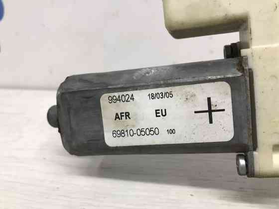 Стеклоподъемник передний правый Toyota Avensis 2002-2010 6981005050 (Арт. 57468) Київ