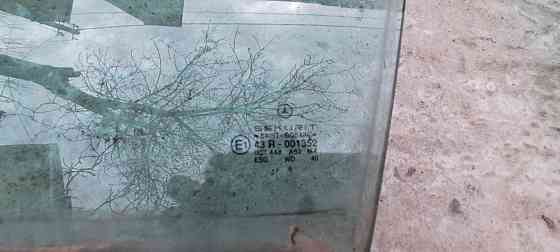 Стекло двери Mercedes-Benz W202 Разборка Дніпро