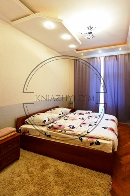 Продаж 2-х к. квартири в центрі Києва Площа Українських Героїв. № 21108286 Киев - изображение 1