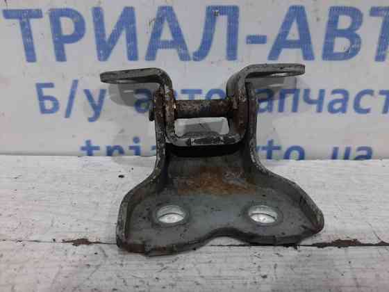 Петля двери передней правой нижняя Toyota Avensis 2002-2010 6873052010 (Арт. 26520) Киев