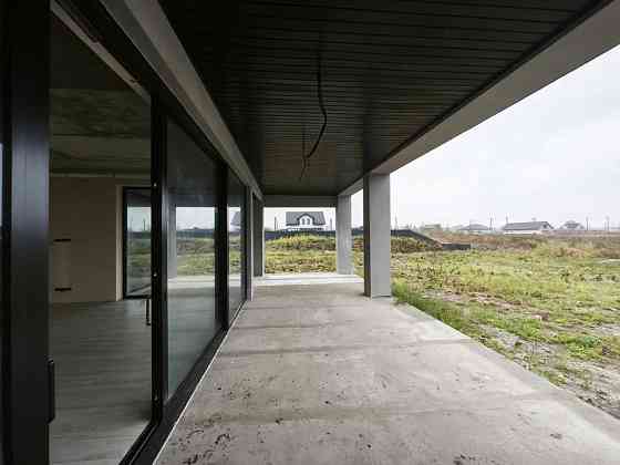 Продам будинок КМ “Міжріччя” на берегу озера. Вышгород