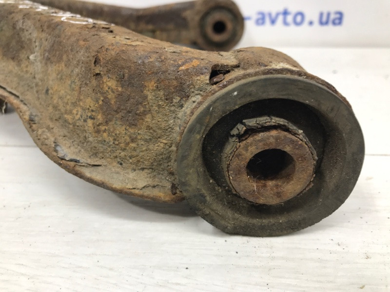 Рычаг передний верхний правый Mitsubishi Pajero Wagon 4 3.2 ДИЗЕЛЬ 4M41 2006 (б/у) Киев - изображение 3