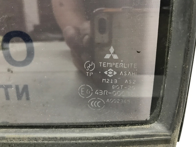Стекло двери задней левой (форточка) Mitsubishi Pajero Wagon 1999-2006 MR436985 (Арт. 57429) Киев - изображение 2