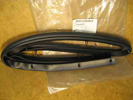 Уплотнитель панели стеклоочистителя Lacetti Дніпро