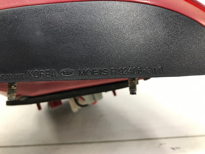 Фонарь задний внутренний правый Kia Sportage SL 1.7 DIESEL D4FD 2010 (б/у) Київ - зображення 6