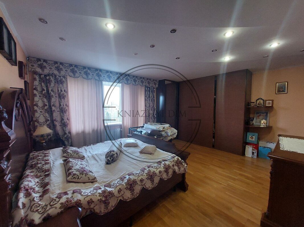 Продаж 3-х поверхового будинку в смт Калинівка. № 2211648 Київ - зображення 8