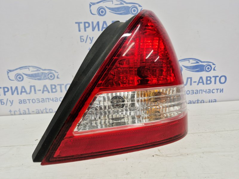 Фонарь задний внешний правый Nissan Tiida C11 1.6 БЕНЗИН HR16 2004 (б/у) Киев - изображение 2