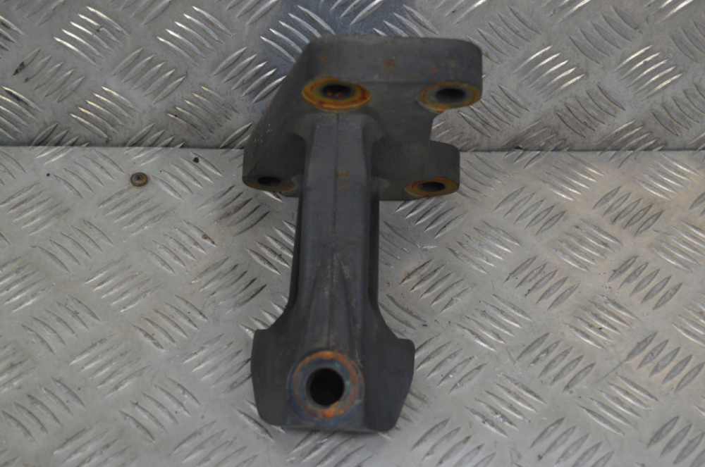 1929555 Кронштейн двигателя передний правый DAF XF 106 Euro 6 Львов - изображение 1