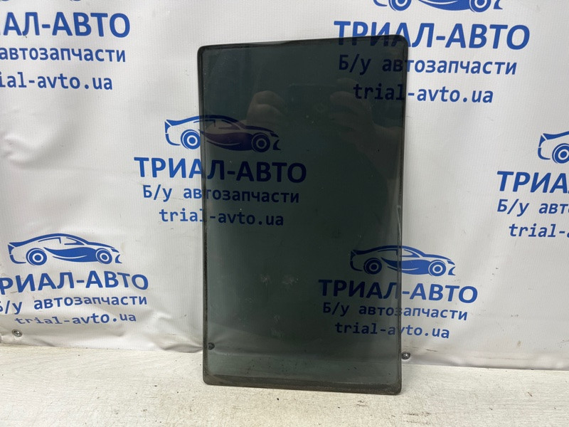 Стекло двери задней левой (форточка) Mitsubishi Pajero Wagon 3 3.2 ДИЗЕЛЬ 4M41 1999 (б/у) Київ - зображення 2