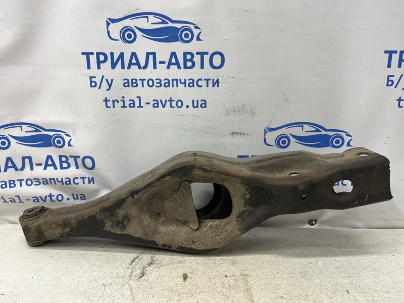 Рычаг задней подвески нижний поперечный (под пружину) Mitsubishi Pajero Wagon 3 3.2 ДИЗЕЛЬ (б/у) Киев - изображение 1