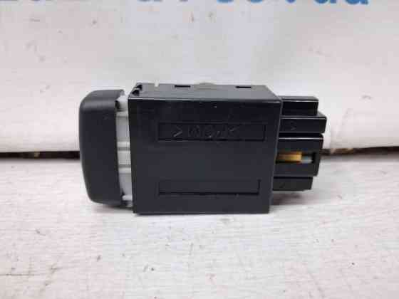 Кнопка противотуманок Mitsubishi Pajero Wagon 3 3.2 ДИЗЕЛЬ 4M41 1999 (б/у) Киев