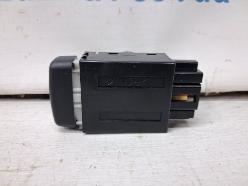 Кнопка противотуманок Mitsubishi Pajero Wagon 3 3.2 ДИЗЕЛЬ 4M41 1999 (б/у) Киев - изображение 2