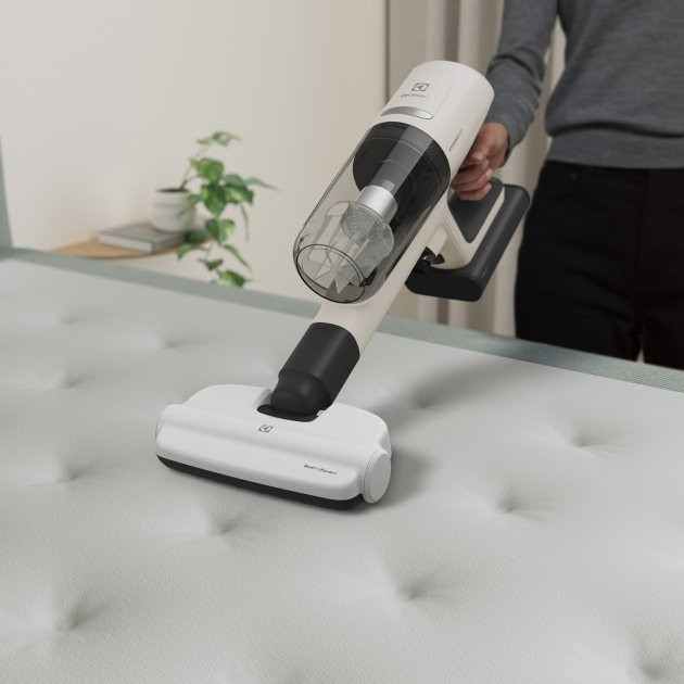 Пылесос аккумуляторный Electrolux EP81HB25SH белый Київ - зображення 4