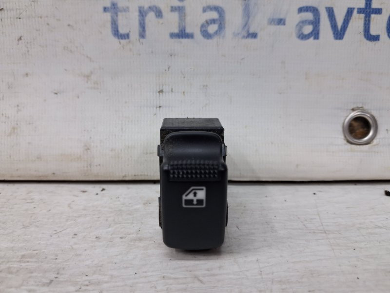 Кнопка стеклоподъемника Kia Sorento BL 2.5 DIESEL D4CB 2002 (б/у) Киев - изображение 1