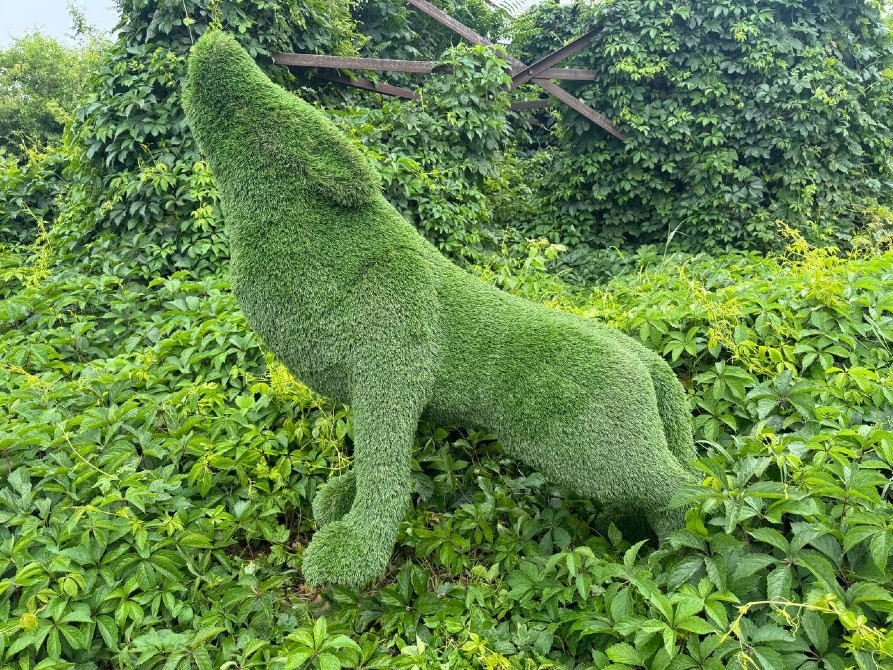 Воющий волк из искусственного газона под заказ Киев - изображение 1