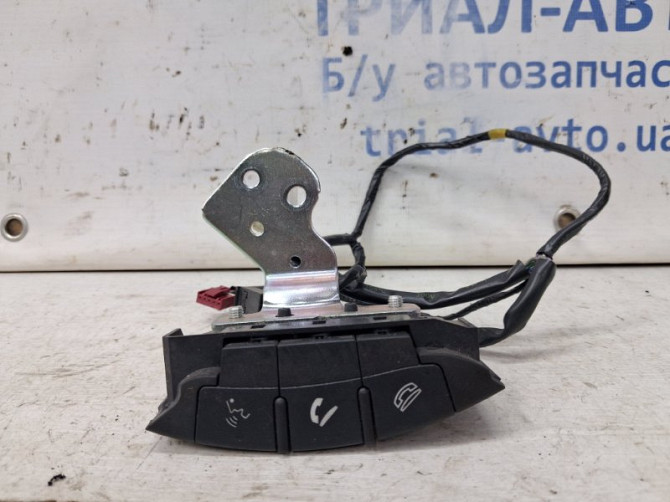 Кнопки руля Mitsubishi ASX GA 1.8 DIESEL 4N13 2010 (б/у) Киев - изображение 1