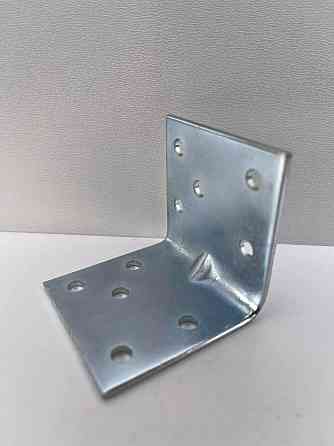 Кріпильний куточок посилений 45х45х45х2 з ребром жорсткості Нововолинськ