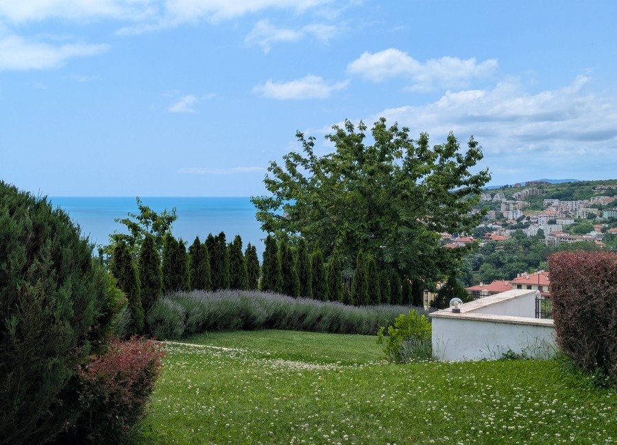 Большая 2-х комнатная квартира в г. Бяла (Болгария), в 450 м от моря Київ - зображення 1