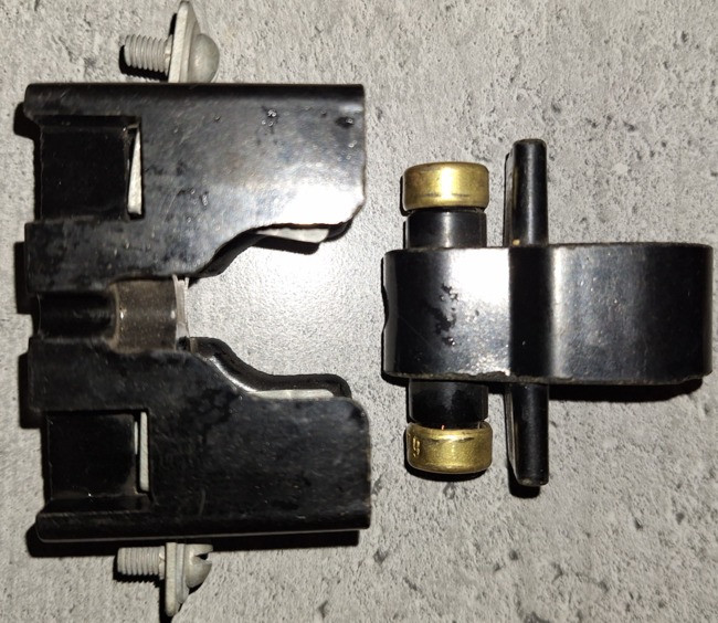 Тримач запобіжника ПР-1М з плавкою вставкою Суми - зображення 1