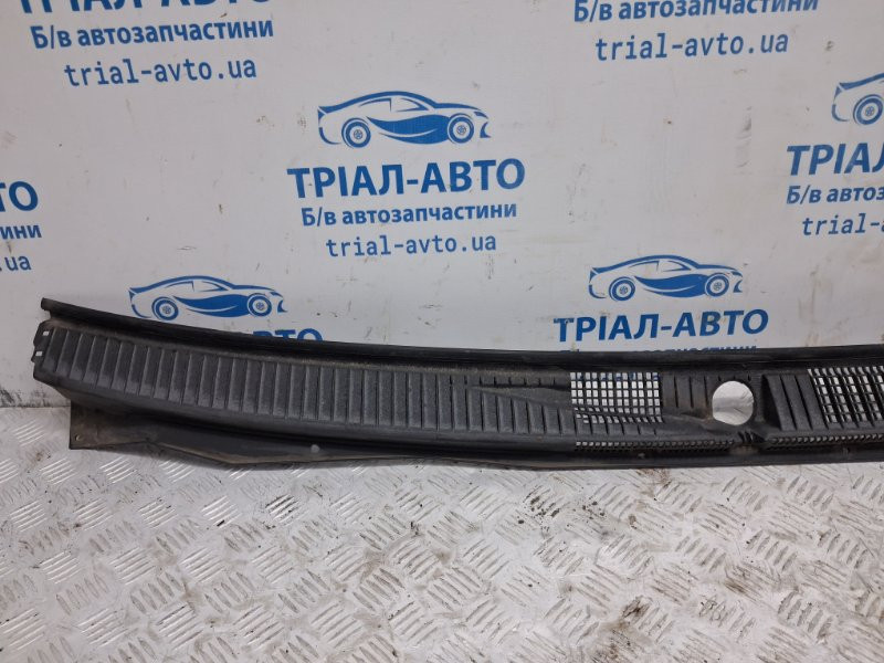 Дефлектор дворников Mitsubishi Pajero Wagon 3 3.2 ДИЗЕЛЬ 4M41 1999 (б/у) Київ - зображення 2
