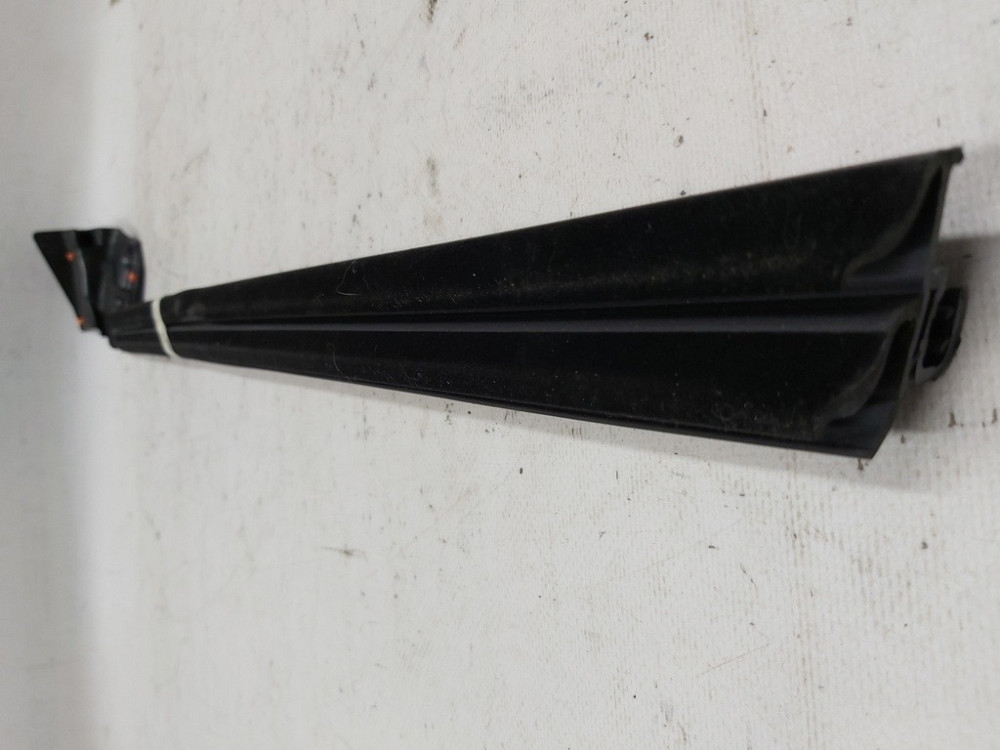 Уплотнитель стекла внутренний двери передней левой с повреждением Tesla model 3 1090495-00-E Киев - изображение 2