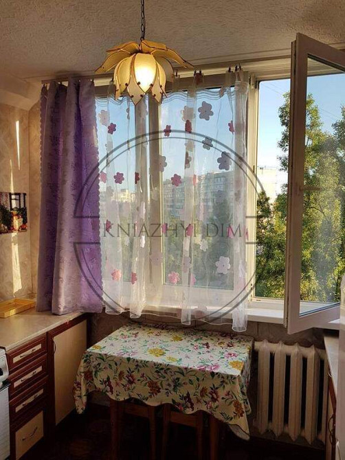 Ленинградская площадь 2 ком. квартира Харьковское шоссе. Код обьекта: 21137718 Киев - изображение 1