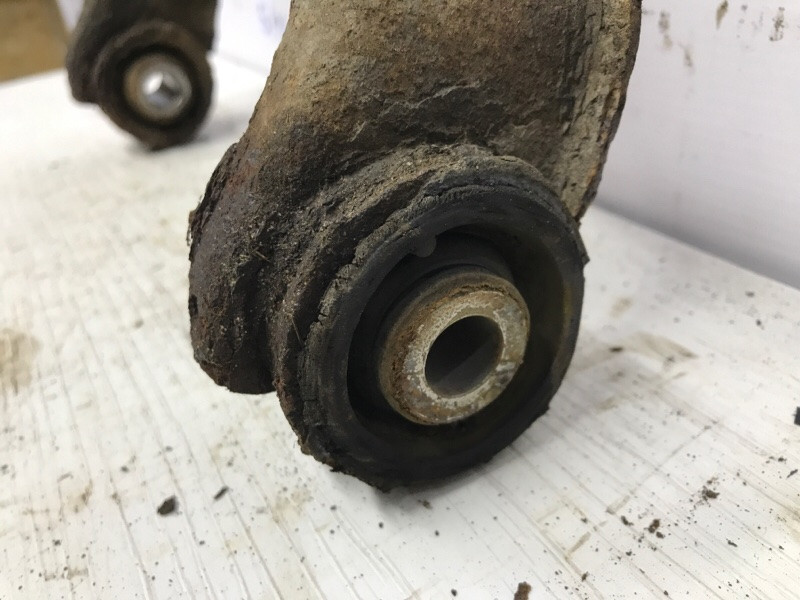 Рычаг передний верхний левый Mitsubishi L200 KB 2.5 ДИЗЕЛЬ 4D56U 2006 (б/у) Київ - зображення 3