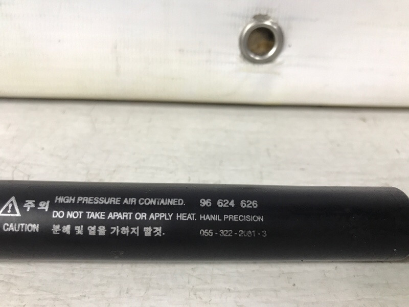 Амортизатор крышки багажника Chevrolet Captiva C100 2.4 БЕНЗИН Z24SED 2006 (б/у) Киев - изображение 2