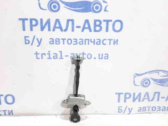 Ограничитель двери задний левый Nissan Juke F15 2010 (б/у) Киев