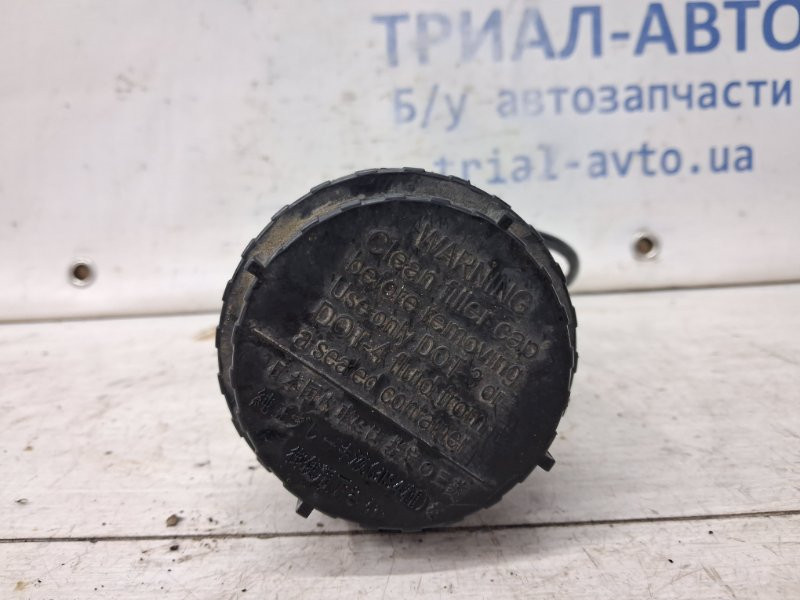 Бачок главного тормозного цилиндра Mitsubishi Pajero Sport K9 3.0 БЕНЗИН 6G72 1996 (б/у) Киев - изображение 3