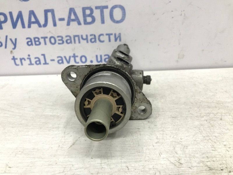 Тормозной цилиндр главный Toyota Avensis T25 2.0 DIESEL 1CDFTV 2002 (б/у) Київ - зображення 2