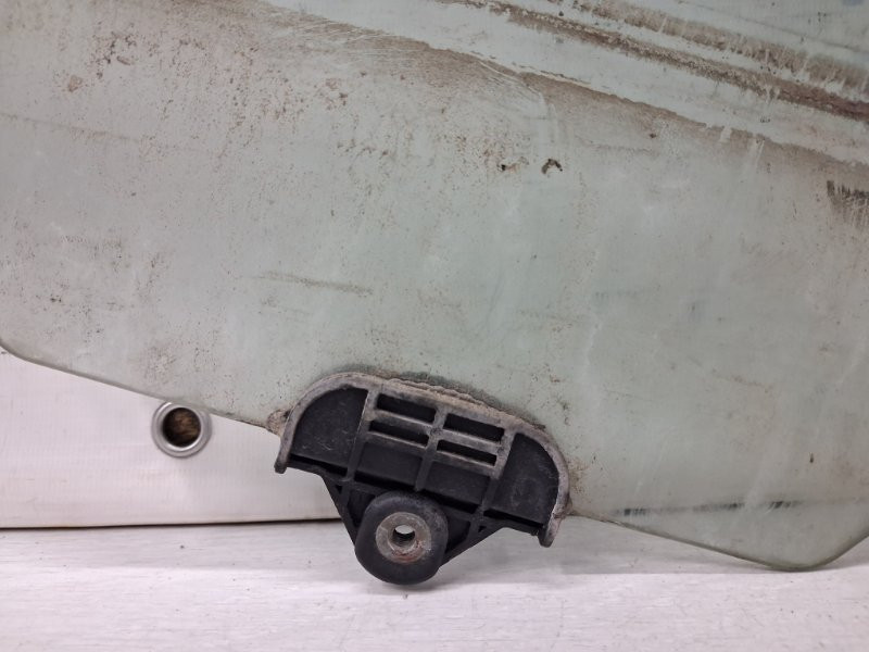 Стекло двери заднее левое Kia Ceed ED 1.6 DIESEL D4FB 2006 (б/у) Київ - зображення 2