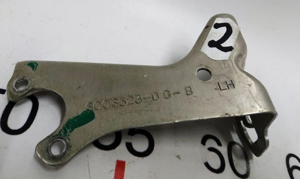 Кронштейн крепления датчика уровня задней пневмоподвески левый Tesla model S, model S REST, model X Киев - изображение 1