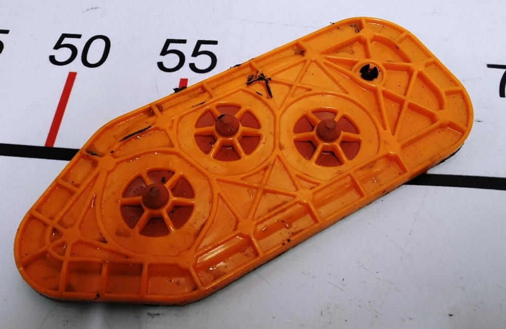 Крышка вентиляции основной батареи пластик верхняя 6010488-00-C Киев - изображение 1