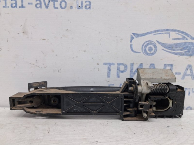 Ручка двери внешняя задняя правая Nissan Navara D40 2.5 DIESEL YD25DDTI 2004 (б/у) Киев - изображение 3