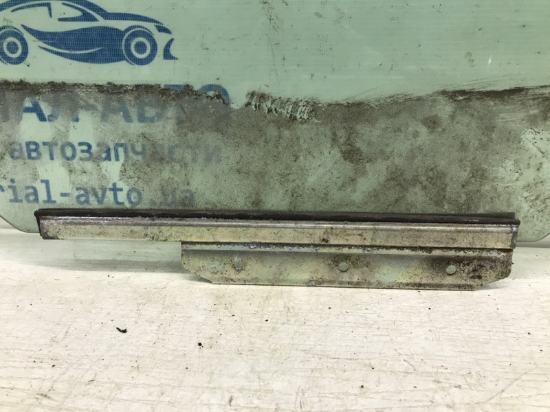 Стекло двери заднее левое Toyota Avensis T27 2.0 DIESEL 2009 (б/у) Київ - зображення 2