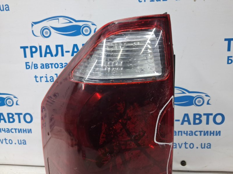 Фонарь задний внешний левый Mitsubishi Pajero Wagon 3 3.2 ДИЗЕЛЬ 4M41 1999 (б/у) Киев - изображение 3