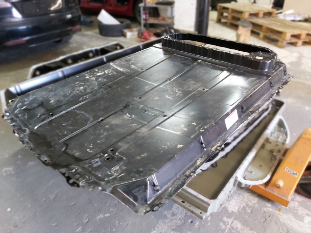 Крышка верхняя основной батареи Mid Range Tesla model 1104432-00-M Київ - зображення 3