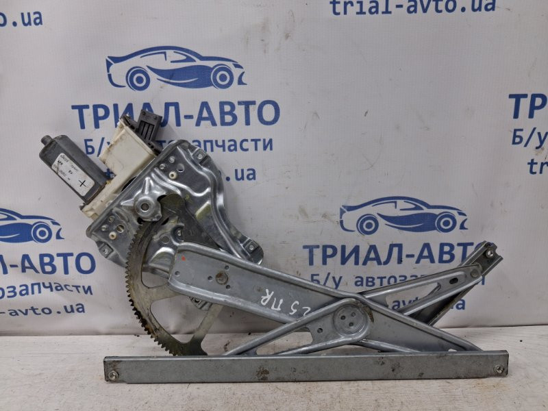Стеклоподъемник передний правый Toyota Avensis T25 2.0 DIESEL 1ADFTV 2002 (б/у) Київ - зображення 2