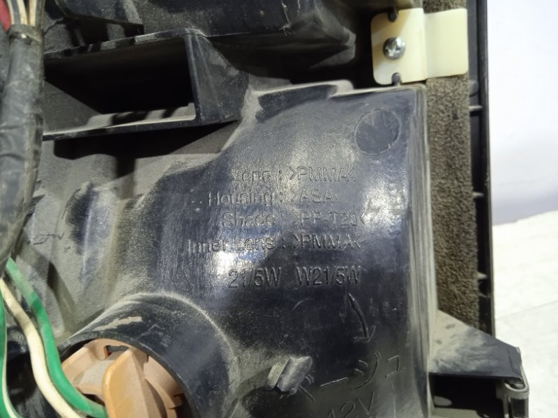 Фонарь задний внешний правый Toyota Land Cruiser J100 4.7 1998 задн. прав. (б/у) Київ - зображення 3
