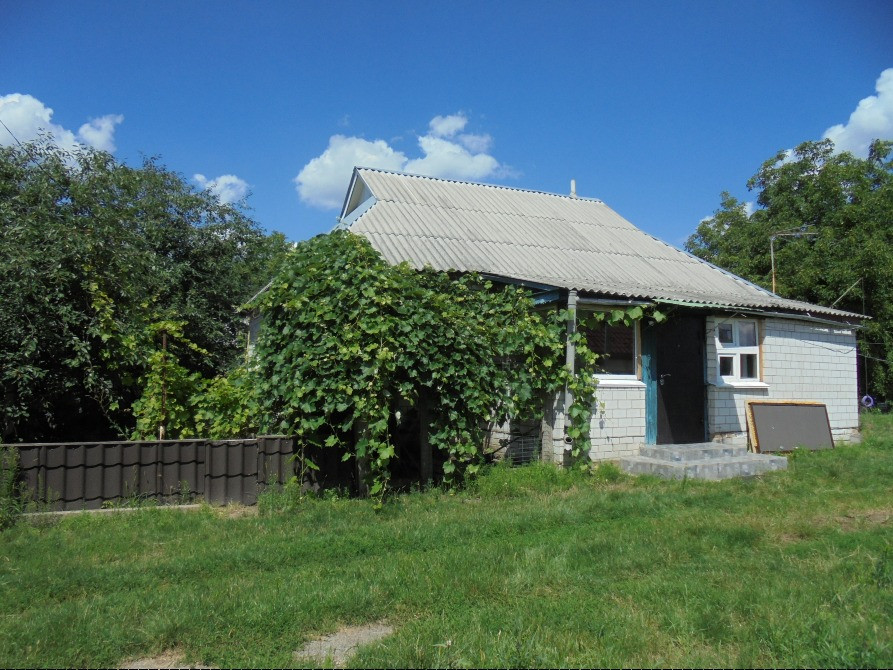 Бородянка. Деревянный дом (из дуба) обложенный кирпичом 60кв.м. на три комнаты. Бородянка - изображение 1